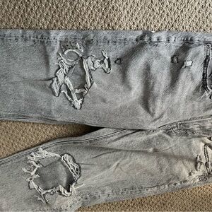 american eagle distressed light wash gray straight leg denim!
